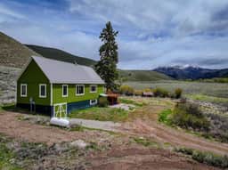 Triumph Ranch Farm House - Image 4