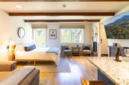 Sun Valley Atelier Condo | Perfect Location - Image 2