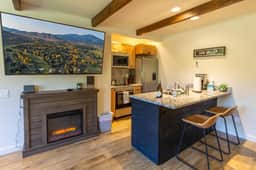 Sun Valley Atelier Condo | Perfect Location - Image 5