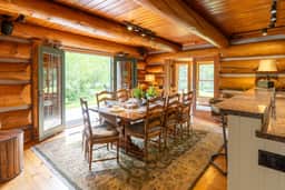 The Luxury Cabin at Comfort Circle - Image 2
