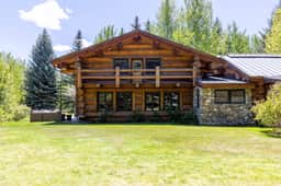 The Luxury Cabin at Comfort Circle - Image 3