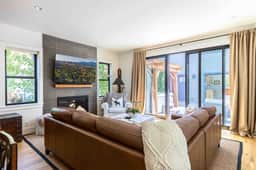 Boutique West Ketchum Escape | Private Hot Tub + Detached Casita | Walk to Everything - Image 3