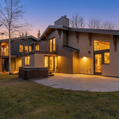 The Sawtooth Modern | Designer Build | Hot Tub | River Access