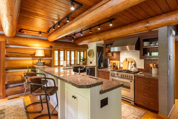 The Luxury Cabin at Comfort Circle - Image 4