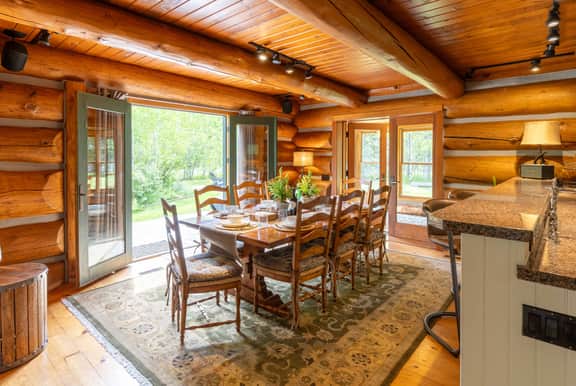 The Luxury Cabin at Comfort Circle - Image 2